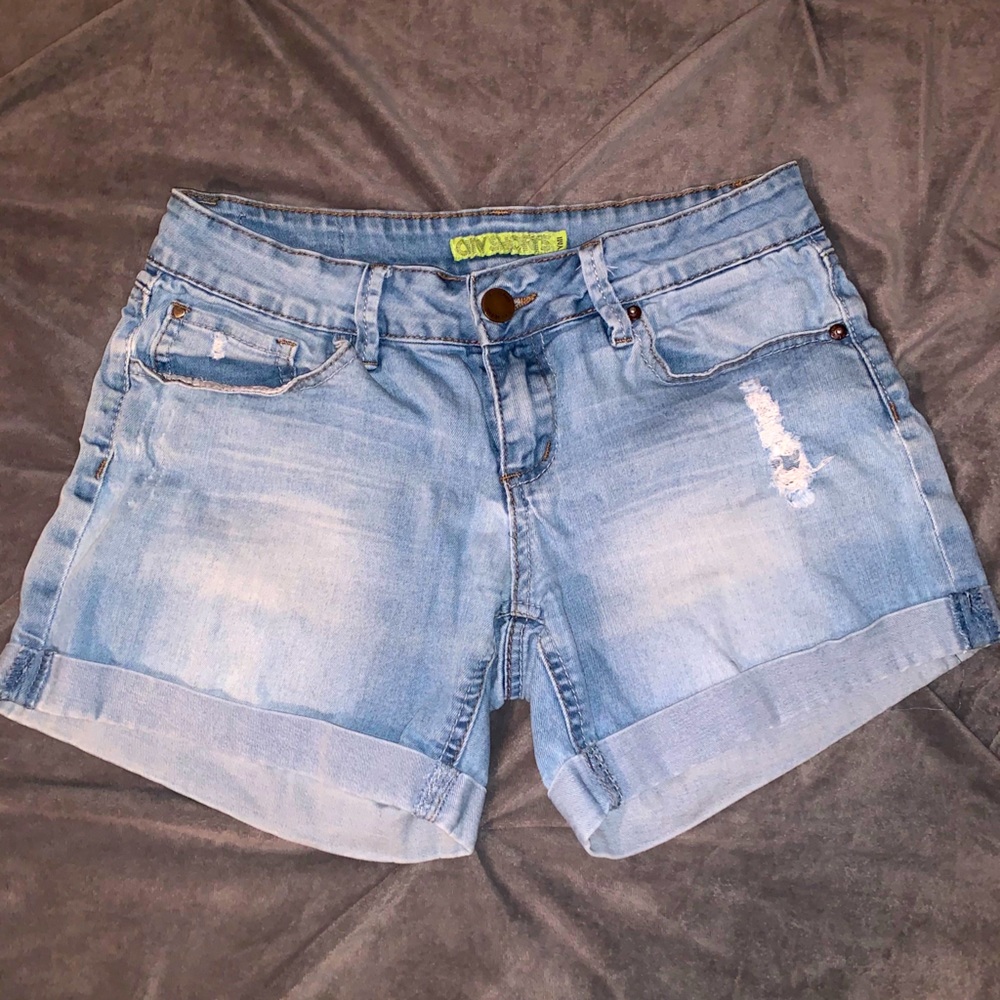 YMI City Shorts Distressed Denim Cuffed Hem Size 5